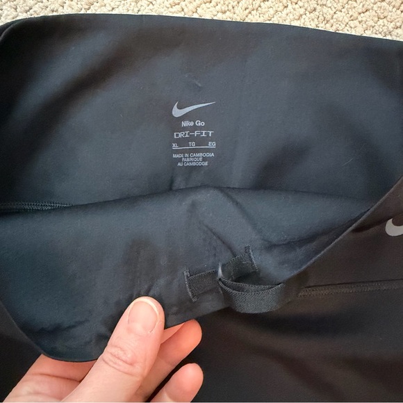 Nike Go Dri-Fit Cropped Leggings, Size XL - Picture 3 of 9